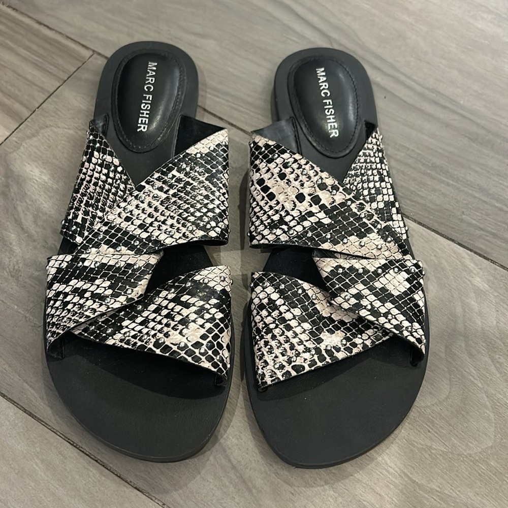 Marc Fisher Slides Snake Print Studded Sz 7.5